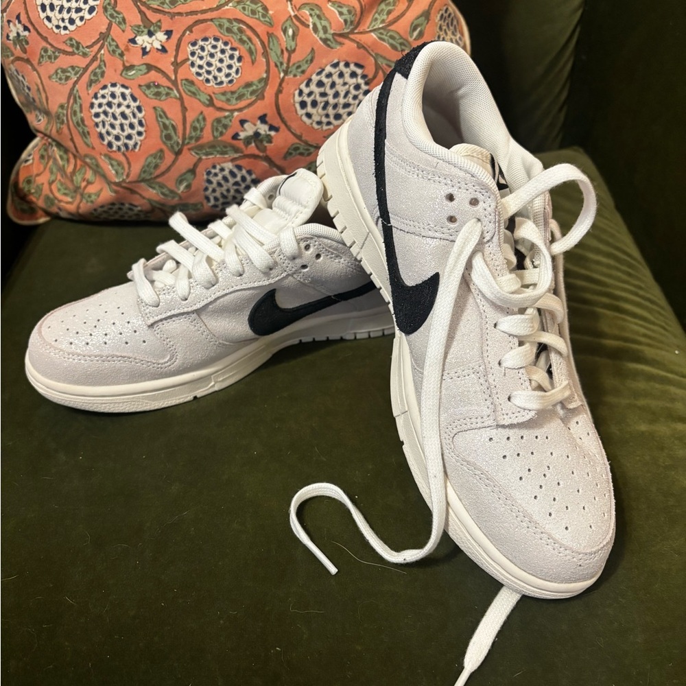 Sparkly Nike White and Black Athletic Shoes NWOT!